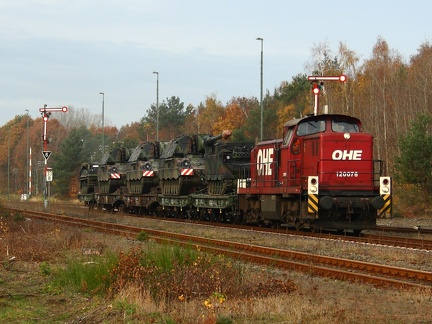 0182 OHE mit Panzerzug