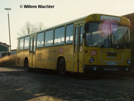 005 gelber DB-Bus 53-271