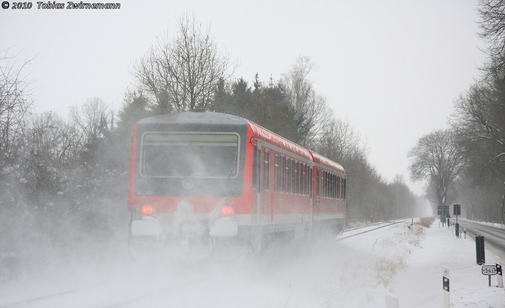 031 Triebwagen 628 624 mit Schneeverwehungen in Beetenbrück