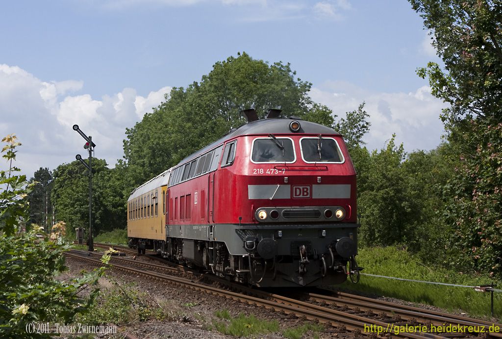 029a - 218 473 mit Funkmesswagen in der Heide - Ausfahrt Bad Fallingbostel